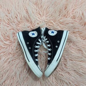 Converse Black HighTop 37.5