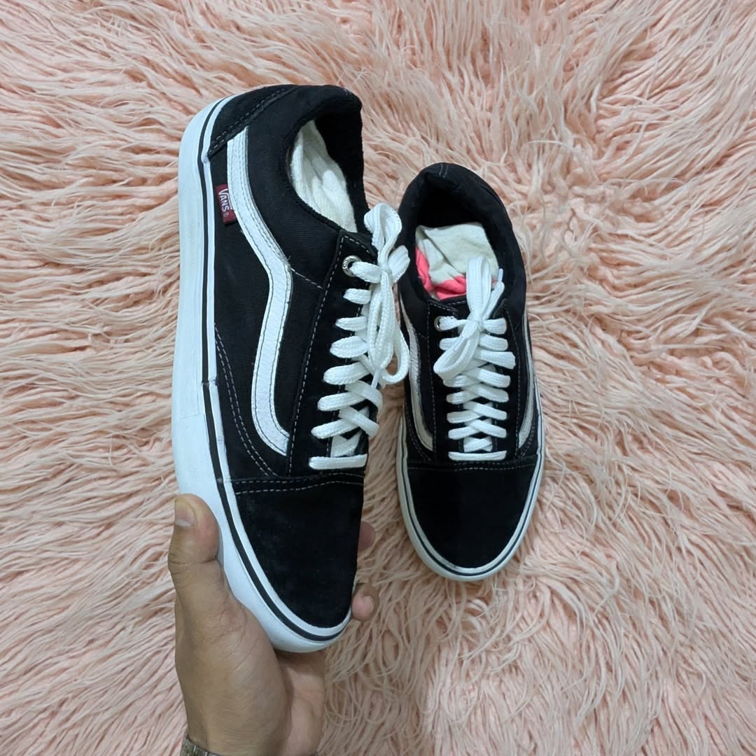 VANS-Black-43-1