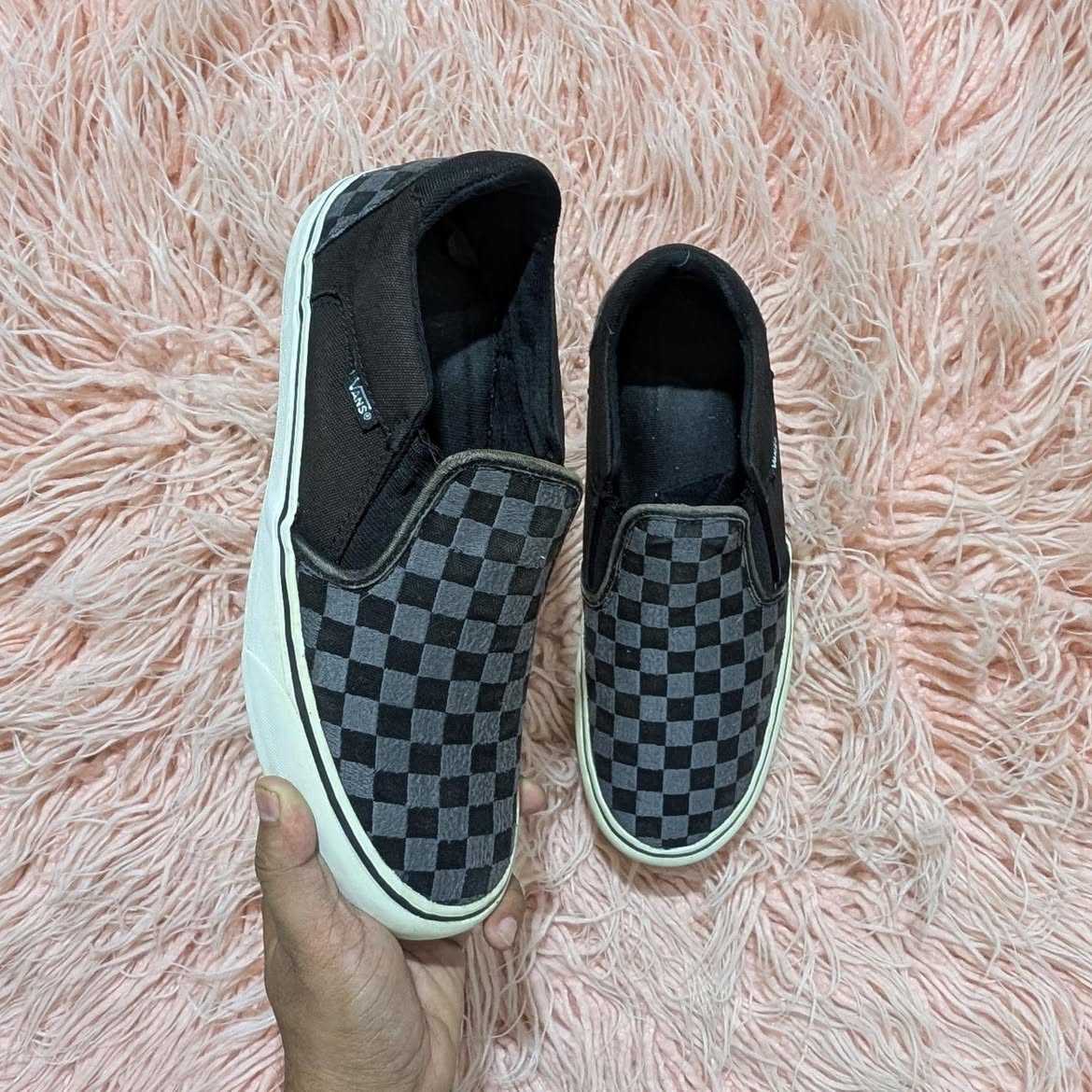 VANS-black-checkboard-42.5-1