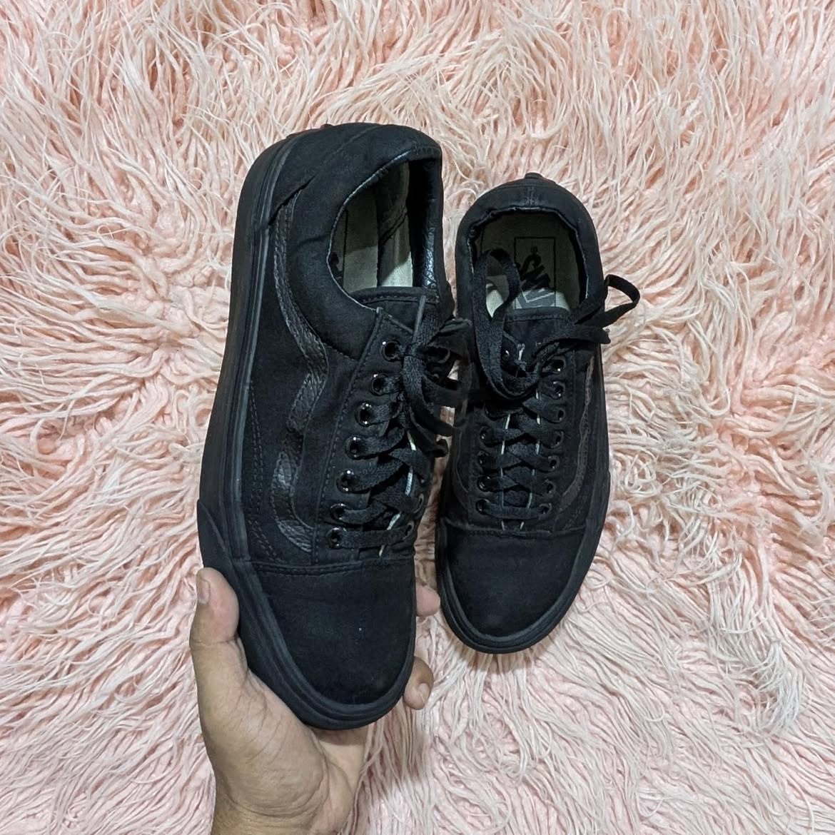 Vans-black-42-1