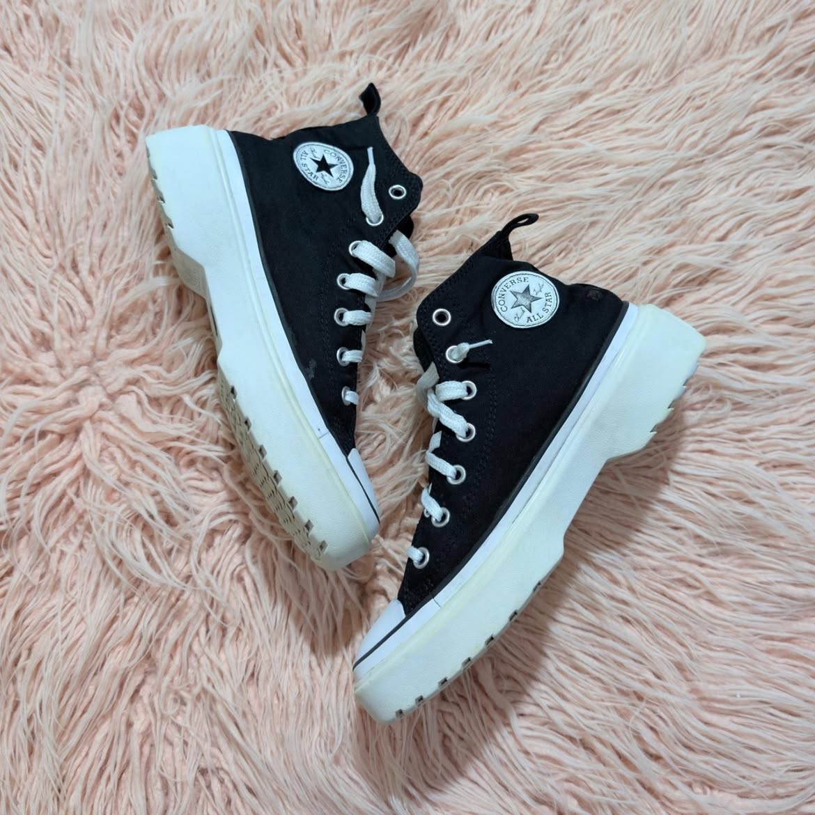 Converse-black-HighTop-40-1